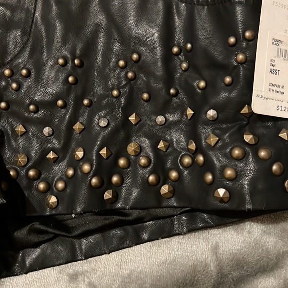 Booty Shorts - Picture 4 of 7